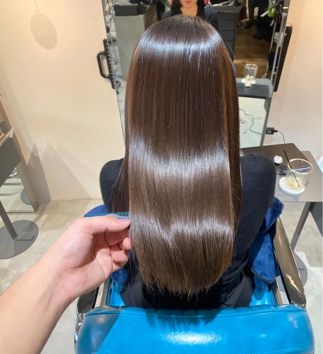 セミロング 必ず笑顔で帰っていた だきます!安田祐貴のヘアスタイル
