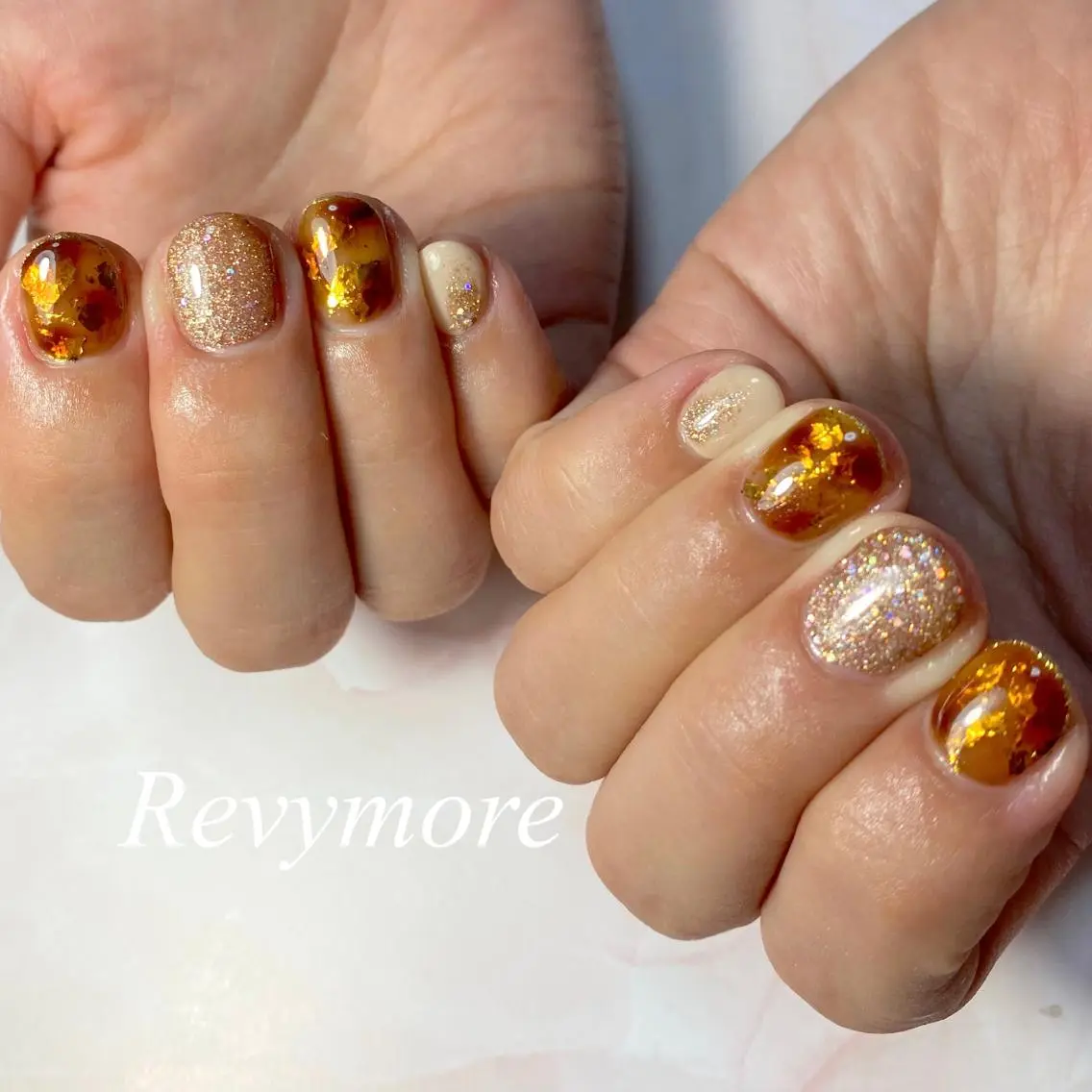 ショート ネイル べっ甲ネイル ジェルネイル シンプルネイル nail salon Revymoreのネイルデザイン