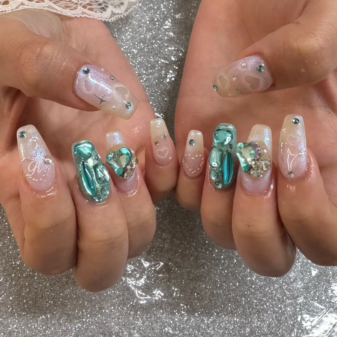 ネイル ハンドネイル VIERU 🌈🎀💖のネイルデザイン