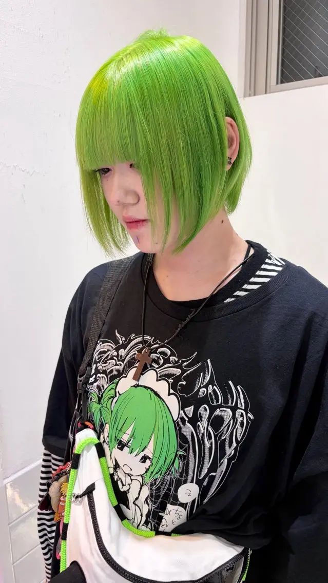 ショート カラー ヘアカラー トリートメント ヘアセット レイン🌏🍀 透明感/ハイトーンのヘアスタイル