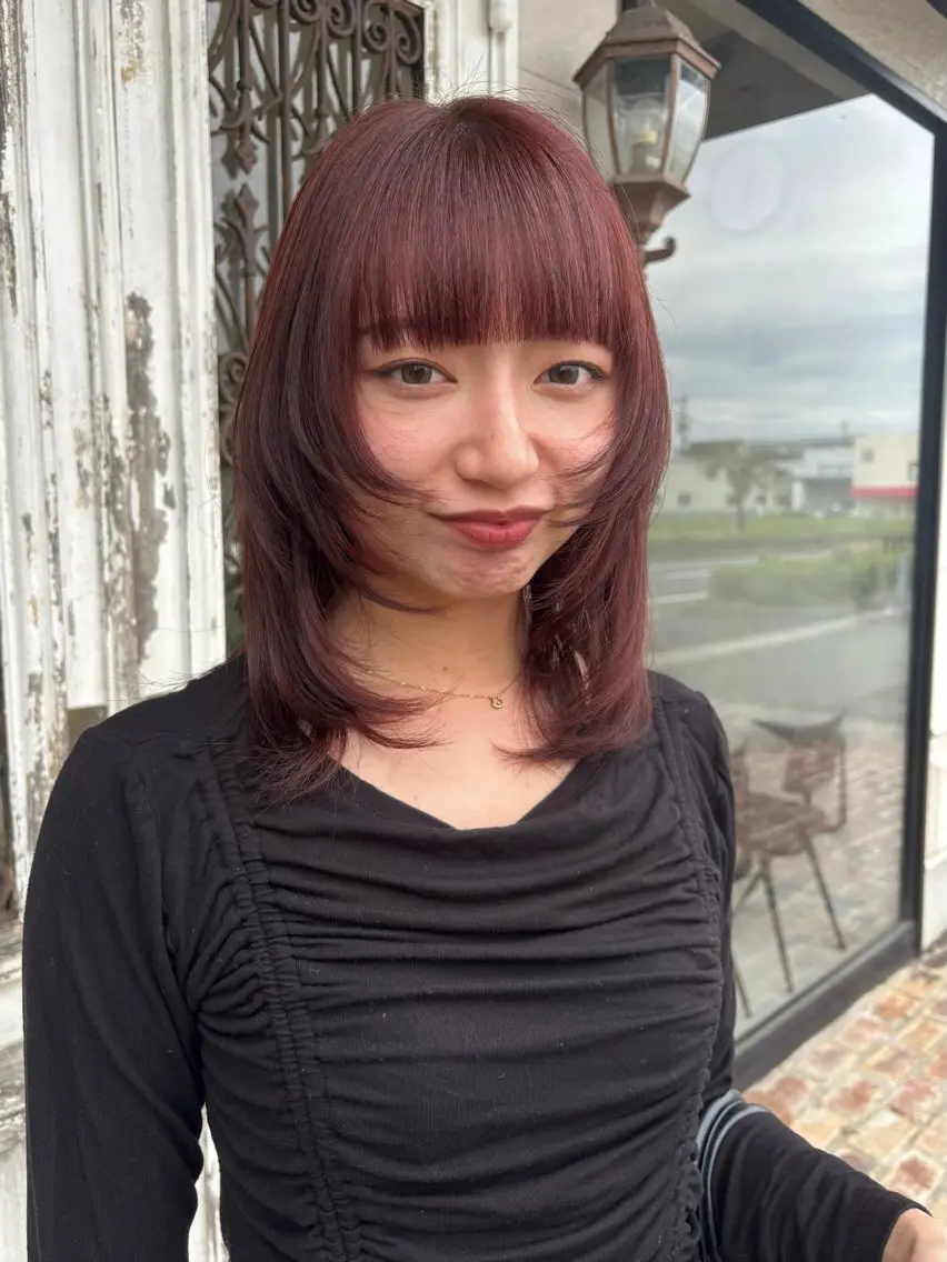 ミディアム ハッシュカット カット ヘアカラー comeghead 琴音のヘアスタイル
