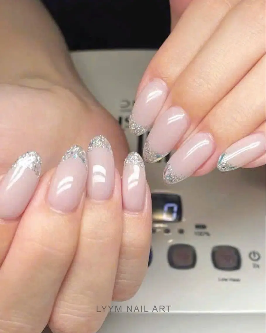 ネイル クリアネイル フレンチネイル 韓国ネイル ラメ(グリッター) シルバー ハンドネイル LYYM Salonのネイルデザイン