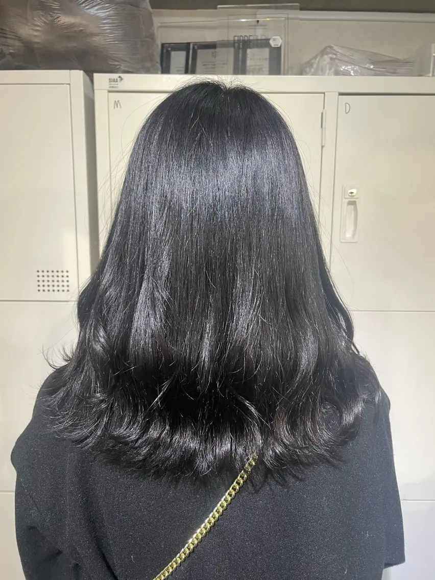 ミディアム ふかたさや🌟 艶感カラー🌟のヘアスタイル