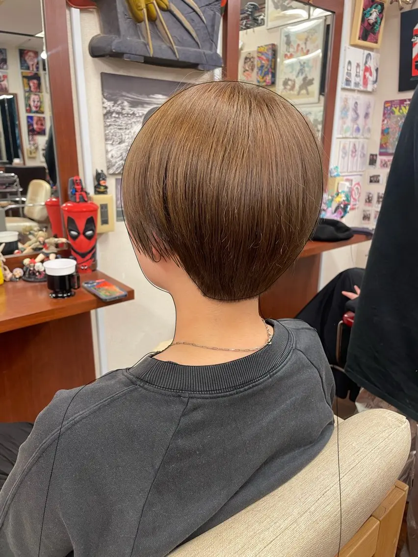 ショート くびれヘア ショートヘア 侑🌈特価 映える店内でカット✨のヘアスタイル