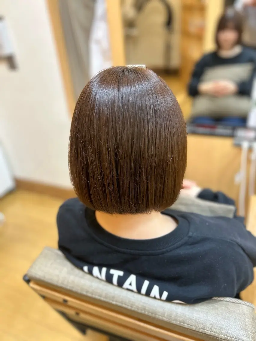 ミディアム 切りっぱなしボブ ボブ 🎀井田 愛梨 /ツヤ感カラー🎀のマツエク・マツパデザイン