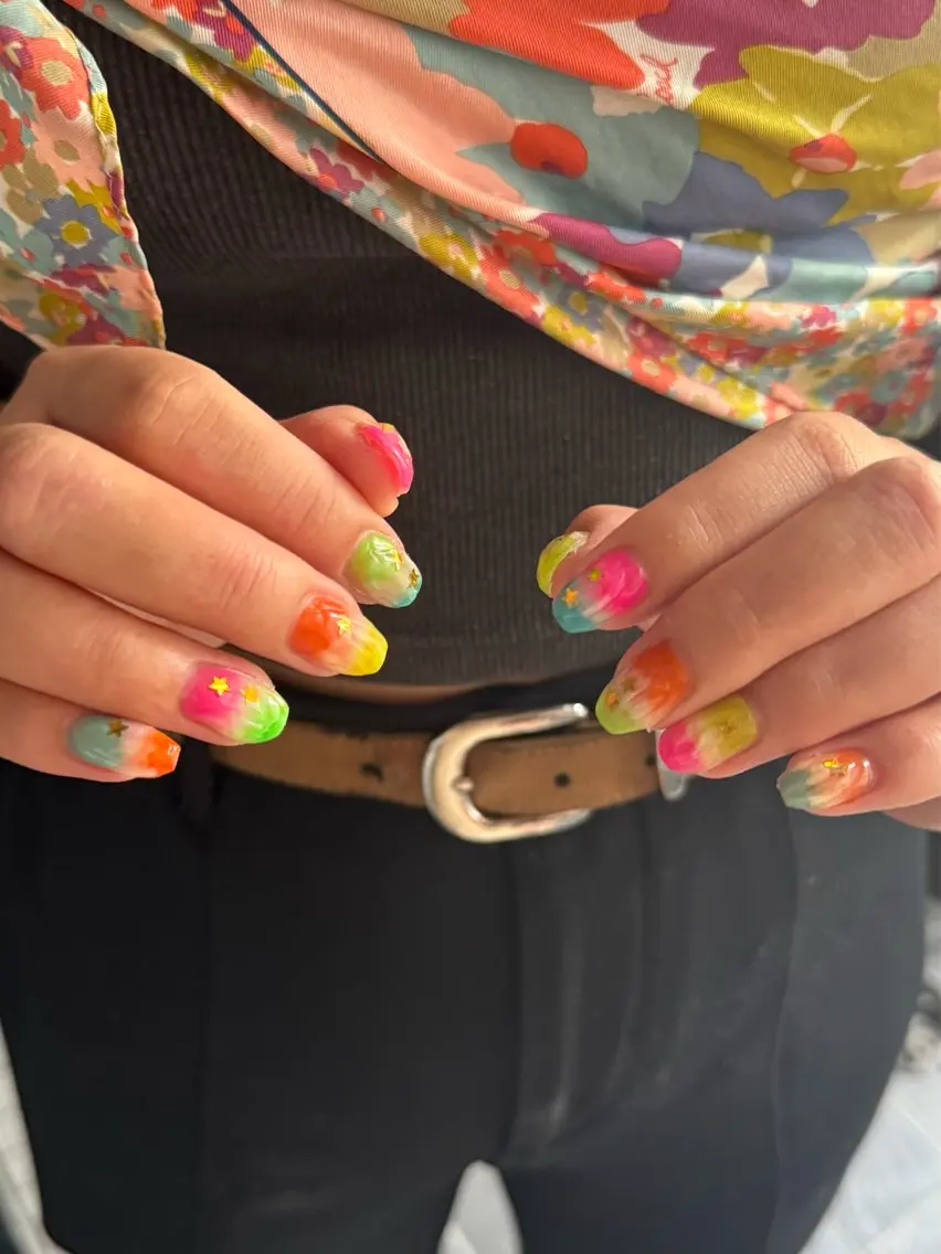 ネイル ニュアンスネイル ハンドネイル カエデ/ 海外ネイル🌺のネイルデザイン