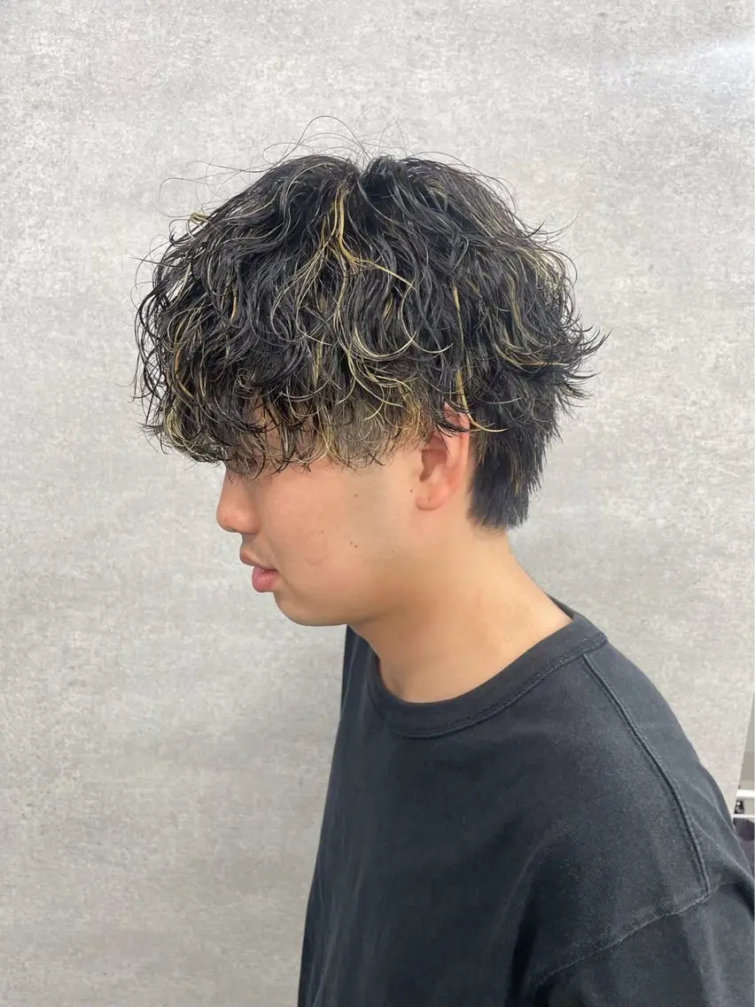 パーマ ヘアアレンジ メンズ メンズハイライト メンズパーマ 波巻きパーマ 川合 智之のヘアスタイル