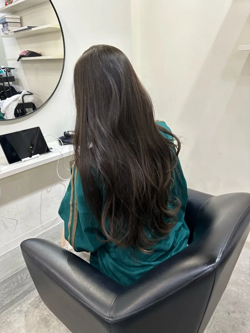 ロング ブリーチカラー yuraraのヘアスタイル