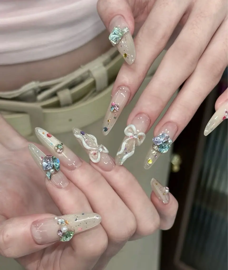 ネイル アートネイル チークネイル 長さ出し フレンチネイル ジェルネイル ハンドネイル ハンドケア 🦋new Nail🦋ニノのネイルデザイン
