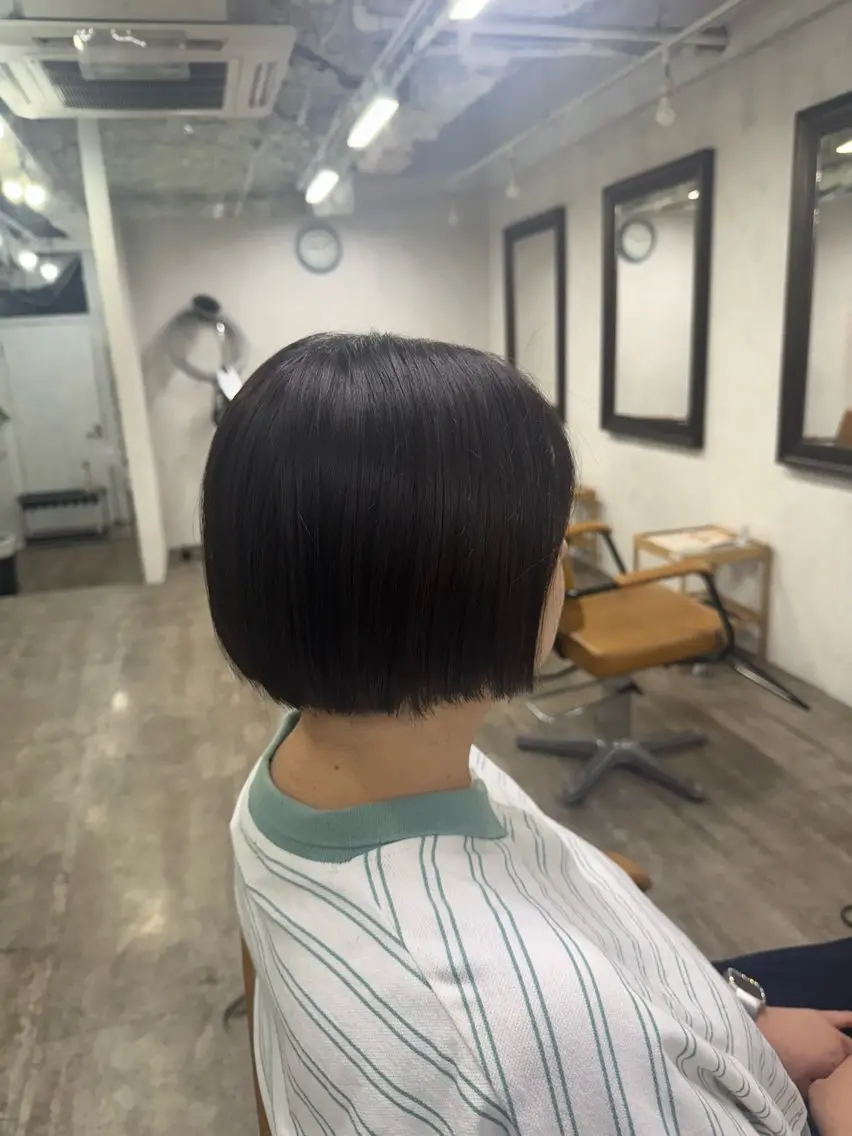 ショート カット ヘアカラー トリートメント SAIKA🤍ミルク ティー/ピンクカラーのヘアスタイル