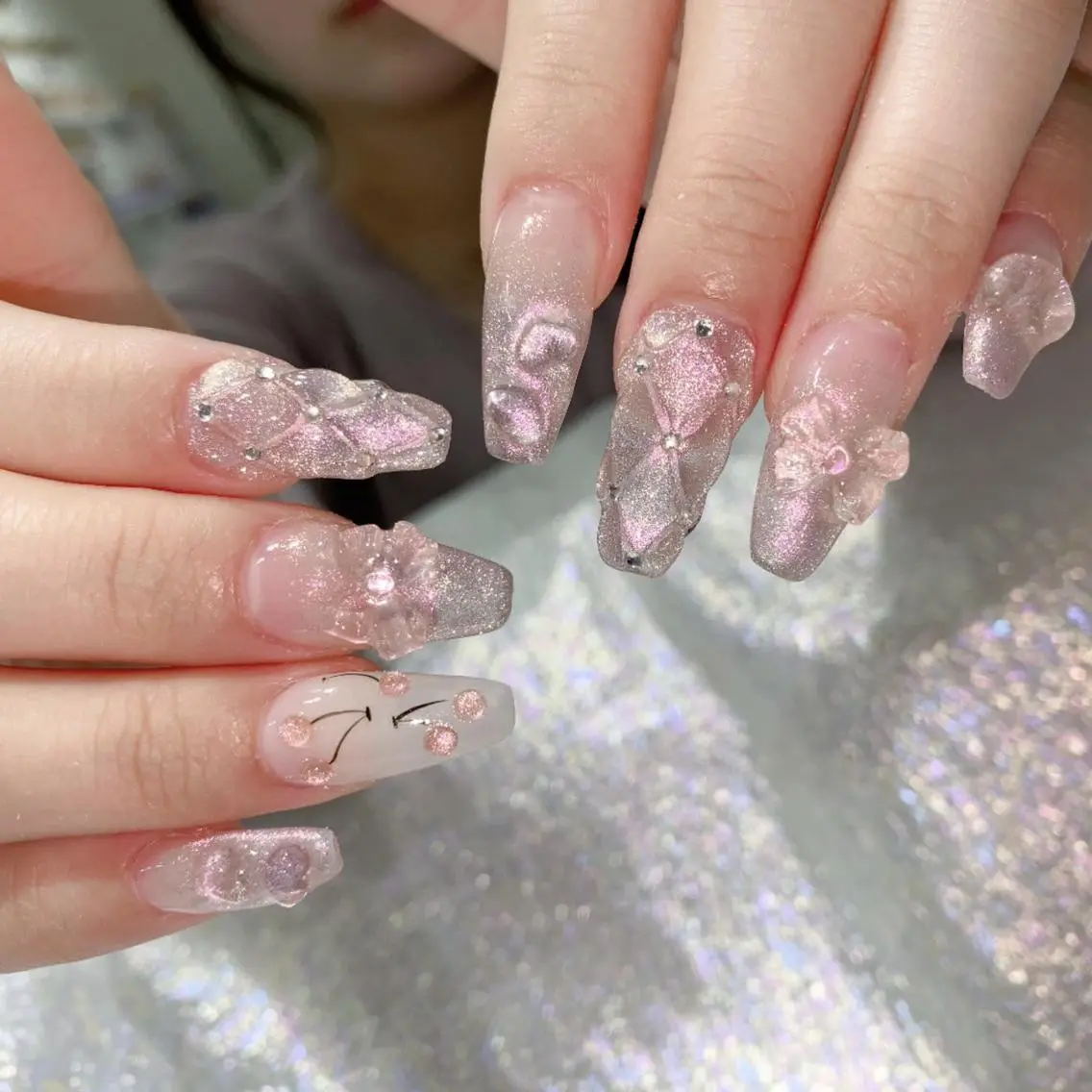 ネイル ネイルチップ Queen‘s なんのネイルデザイン