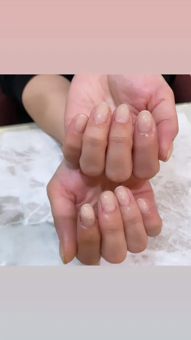 ネイル ワンカラーネイル シンプルネイル 山﨑 えり子の眉毛・アイブロウイメージ