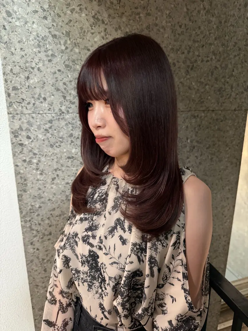 ミディアム カット ヘアカラー CreBiA ひなたのヘアスタイル