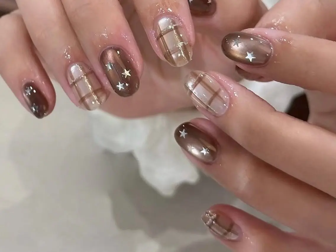 ネイル ブラウン フットネイル フレンチネイル グラデーション 氷ネイル・うるうるネイル ハンドネイル Mixx Nail_ Studioのネイルデザイン