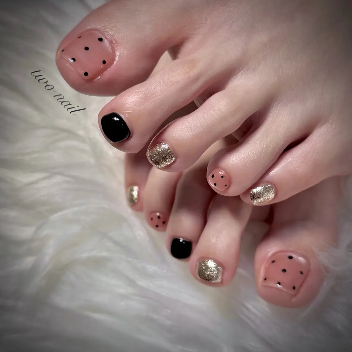ネイル アートネイル ドット ネイルチップ ホワイト フットネイル two nailのネイルデザイン