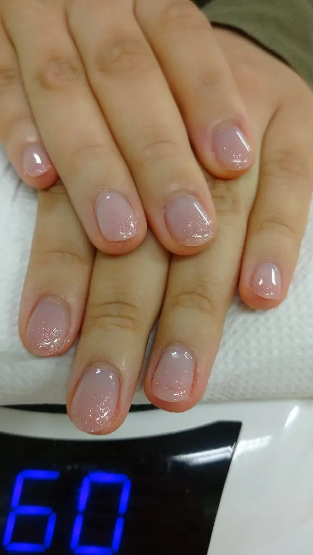 ネイル グラデーション ラメ(グリッター) 古屋 郁菜のネイルデザイン