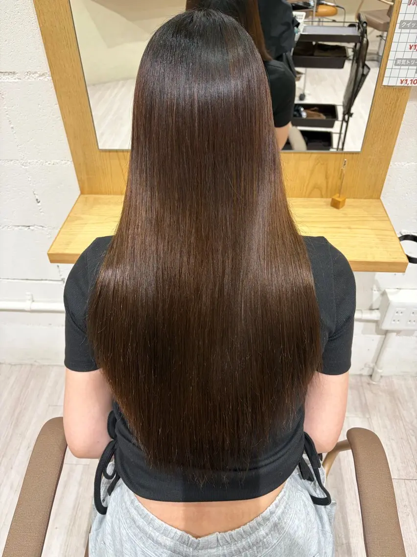 ロング 縮毛矯正 カット 泰中 玲音のヘアスタイル