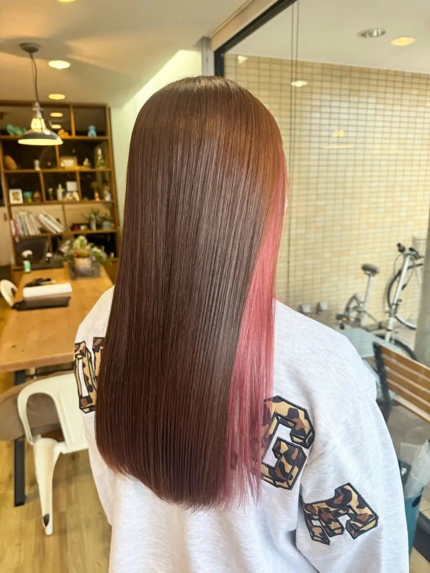 ロング カラー ベージュカラー ピンクカラー ピンクベージュ ヘアカラー トリートメント ツキダテ ユイのヘアスタイル