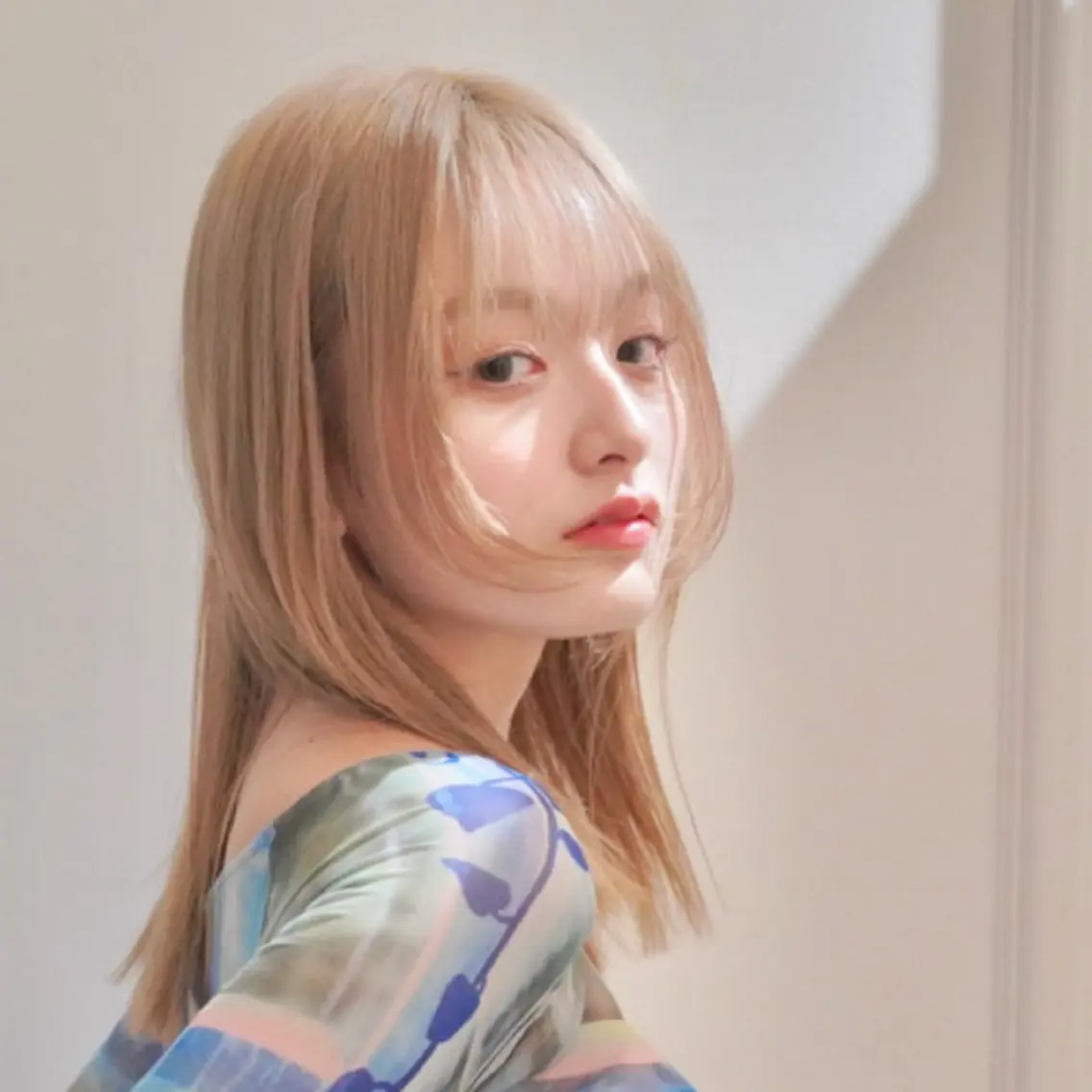 ロング カラー ベージュカラー 顔周りカット レイヤーカット カット ヘアカラー メンズカット/ 江下翔瑛のヘアスタイル