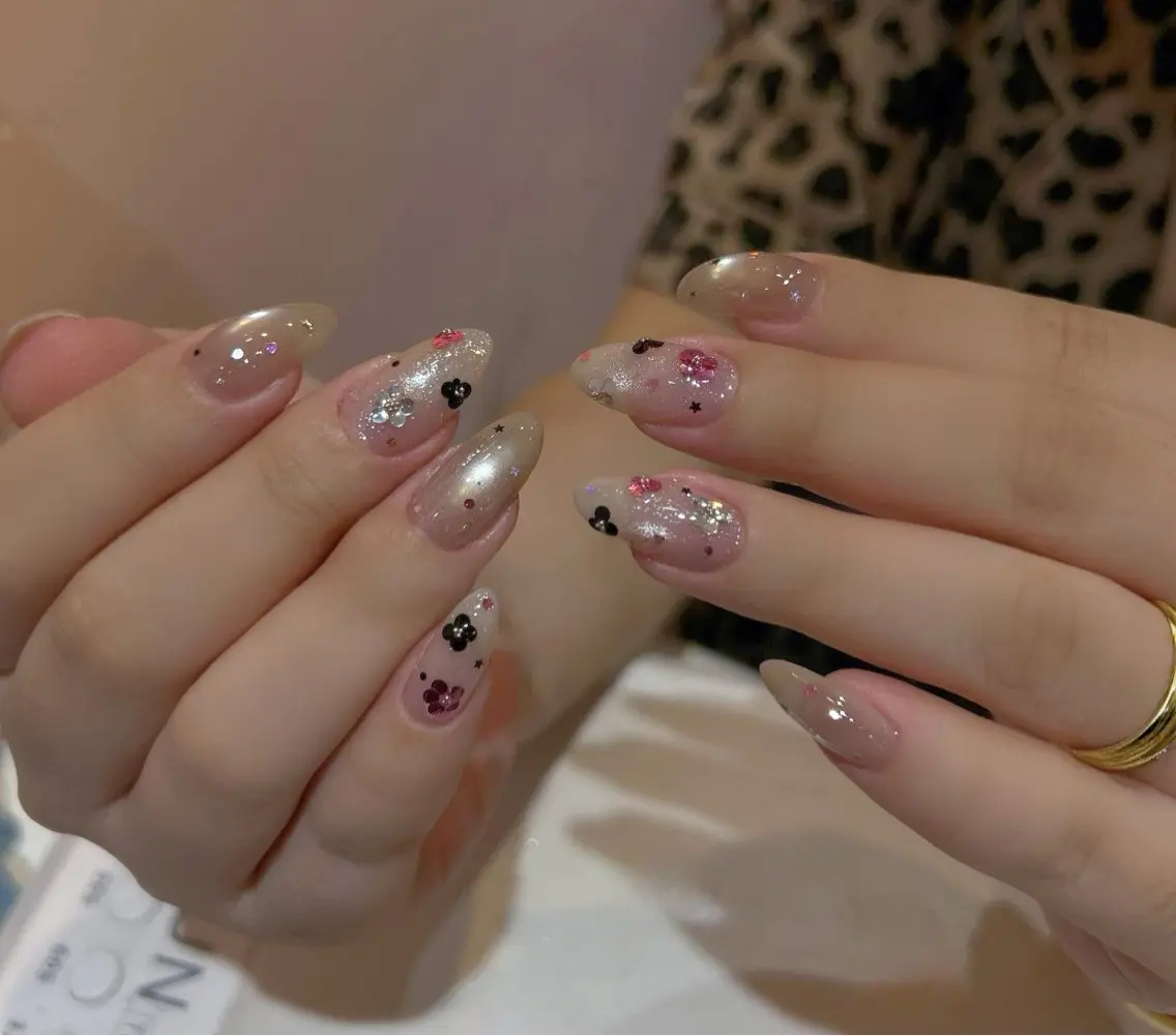 ネイル ハンドネイル ハンドケア DuLi Blinkのネイルデザイン