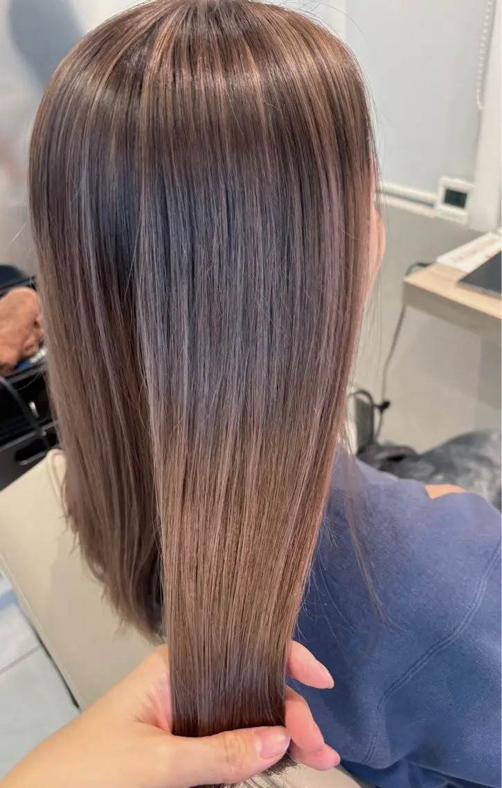 ミディアム カット ヘアカラー トリートメント ふわっとレイヤー 🪽スガヤハルミのヘアスタイル