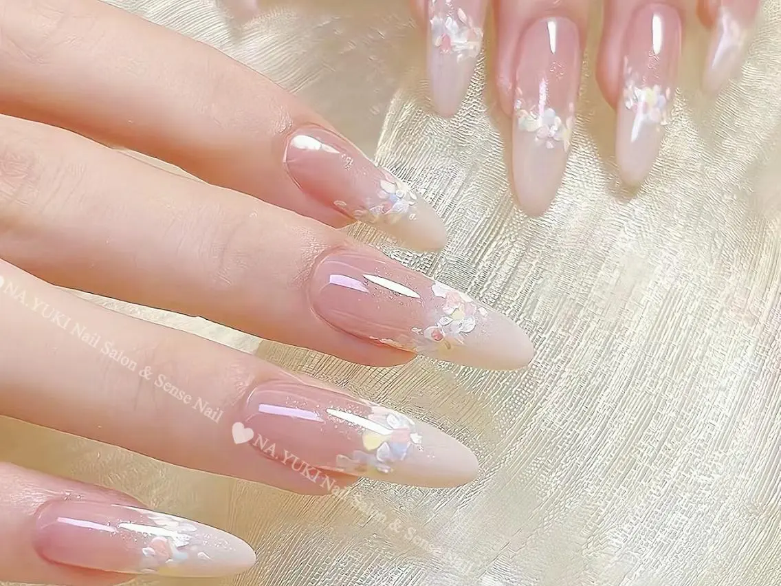 ネイル Mina. 🦢のネイルデザイン
