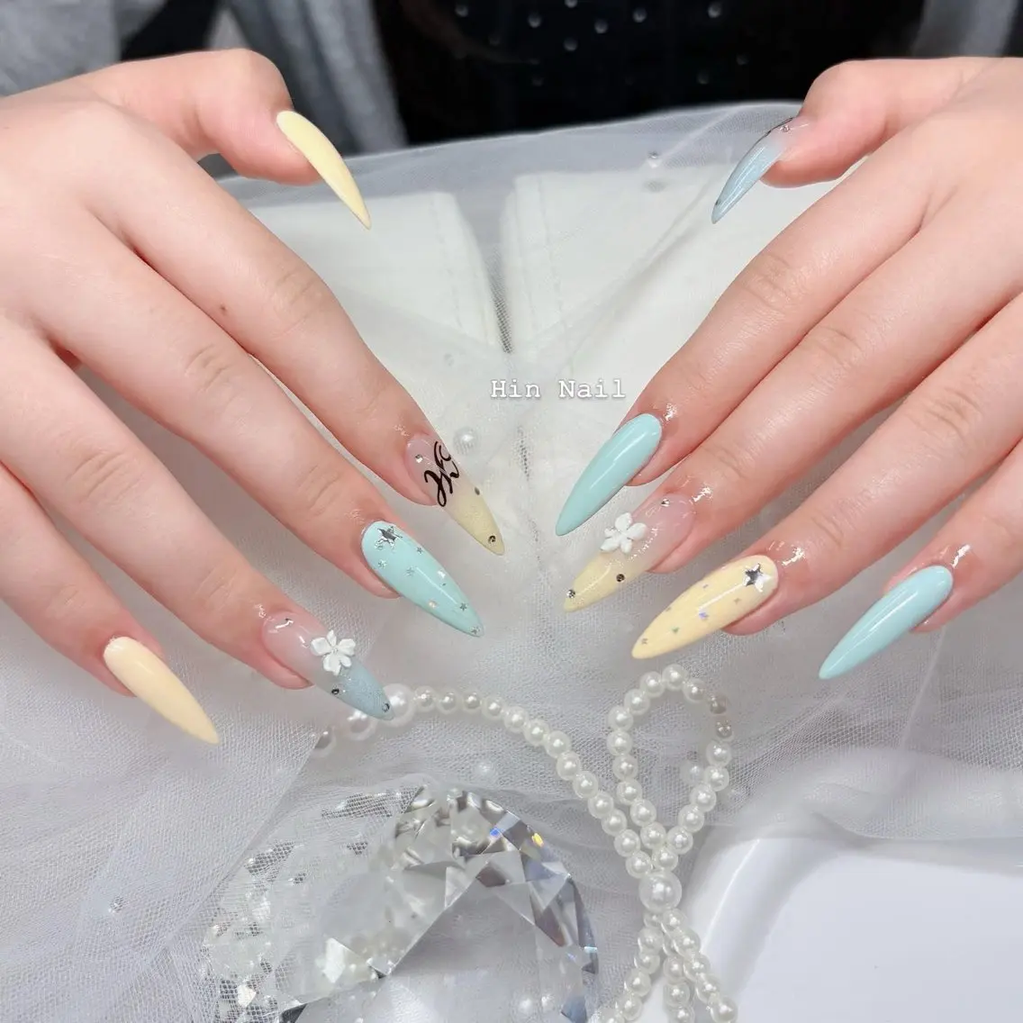 ネイル ハンドネイル HIN NAILのネイルデザイン