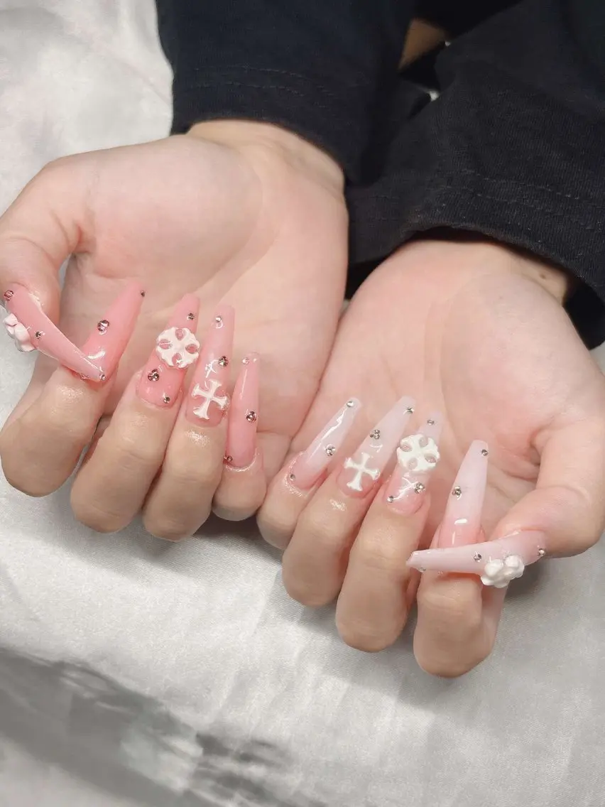 ネイル 長さ出し グラデーション 卒業式 キラキラネイル マグネットネイル ハンドネイル Lee Nailsのネイルデザイン