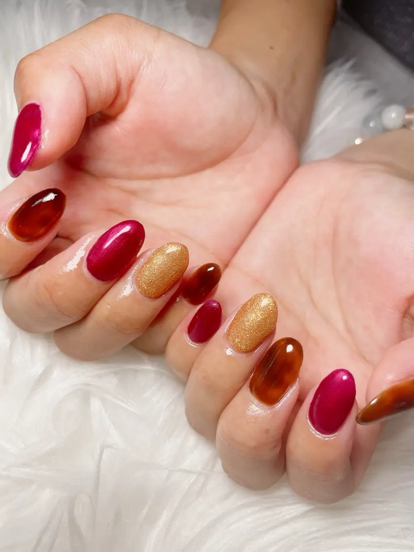 ネイル べっ甲ネイル ゴールド 赤色 nailsalon Rinのネイルデザイン