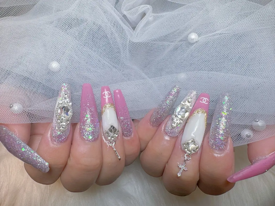 ネイル ブルー ホログラムネイル ラメ(グリッター) ラメグラデーション ロングネイル ハンドネイル Nail Salon K&Rのネイルデザイン