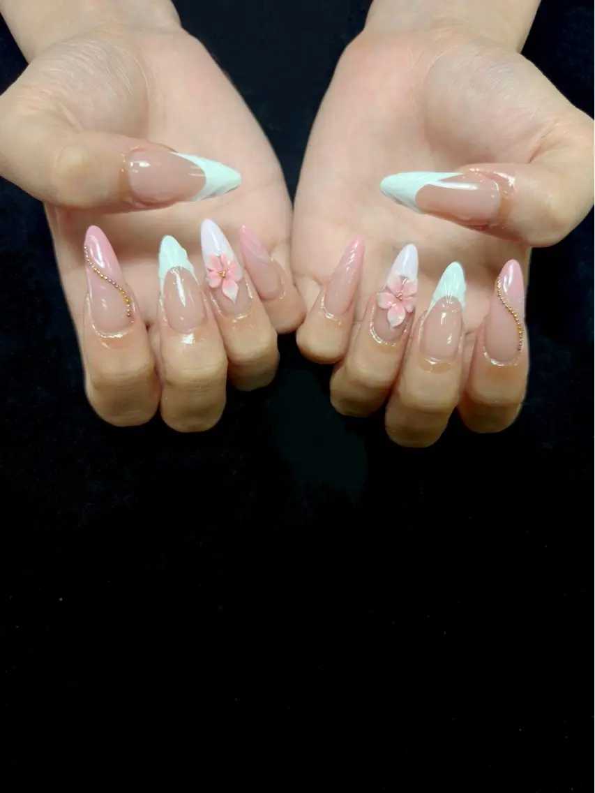 ネイル ハンドネイル ongles chicのネイルデザイン