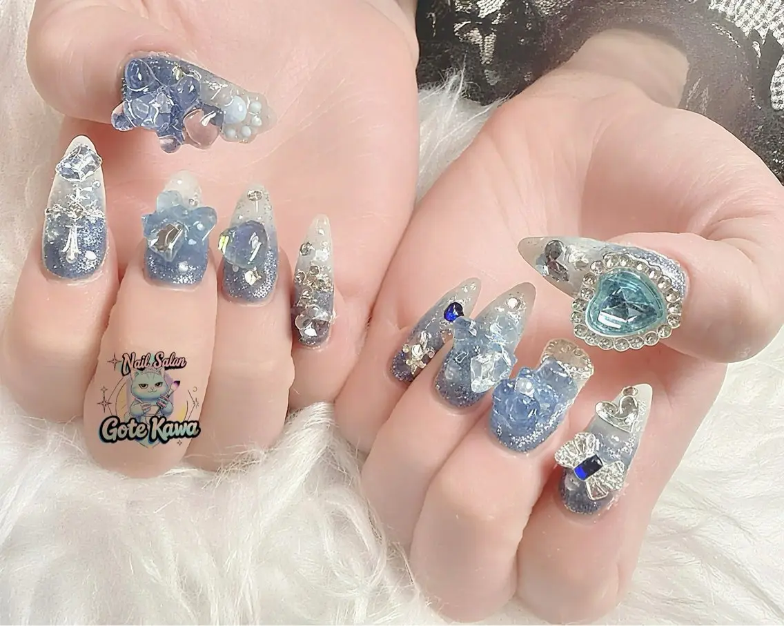 ネイル ブルー クリアネイル グラデーション 氷ネイル・うるうるネイル キラキラネイル ハンドネイル ハンドケア Gote Kawa nail salonのネイルデザイン