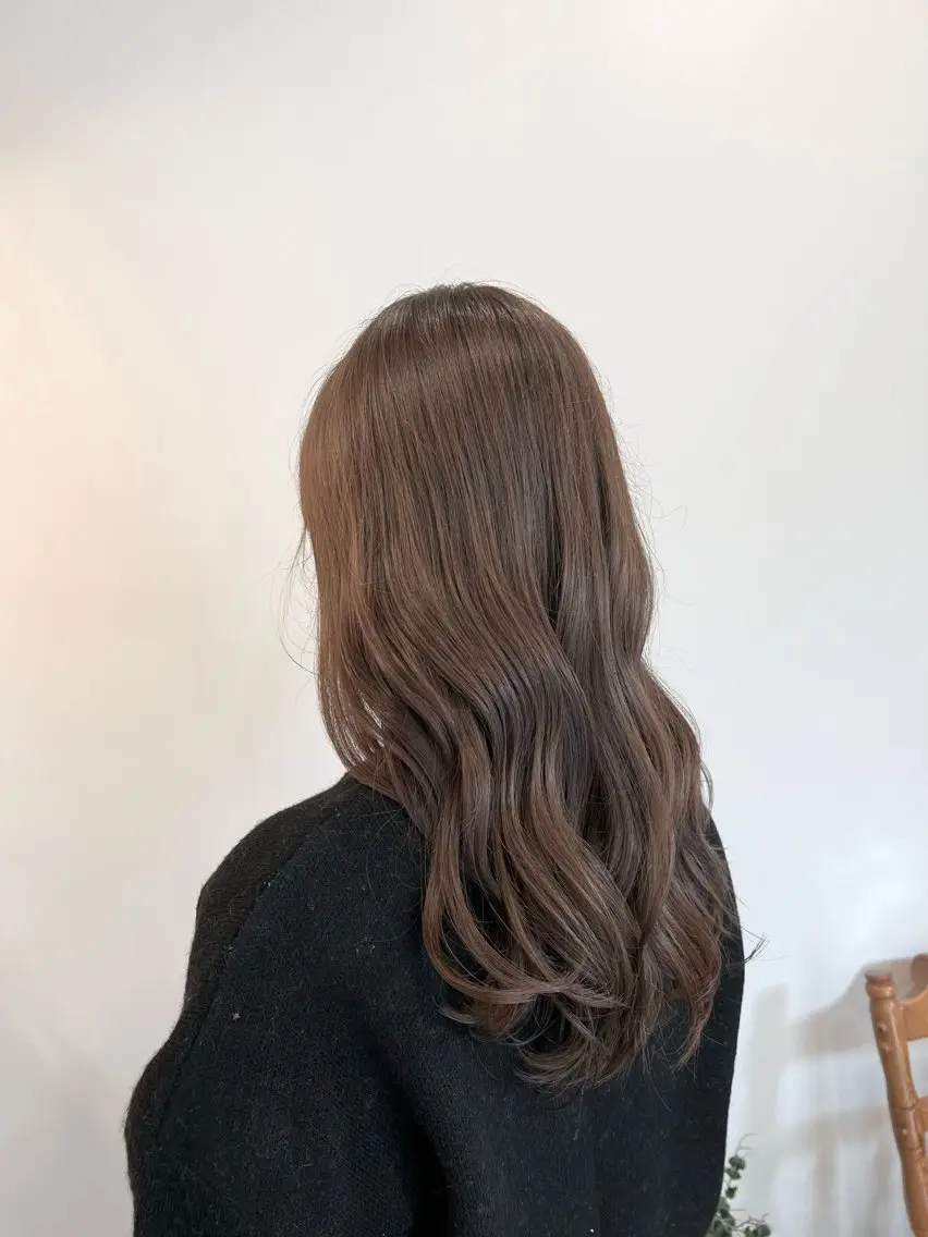 ロング カラー ベージュカラー オリーブベージュ カット ヘアカラー トリートメント 今田 飛奈のヘアスタイル