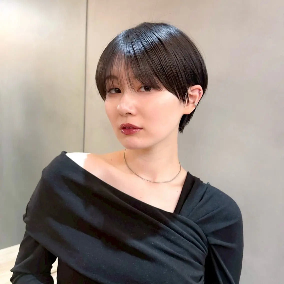 ショート ハンサムショート くびれヘア ショートヘア 美髪ショート🐝コテ 巻風パーマ💫RUIのヘアスタイル