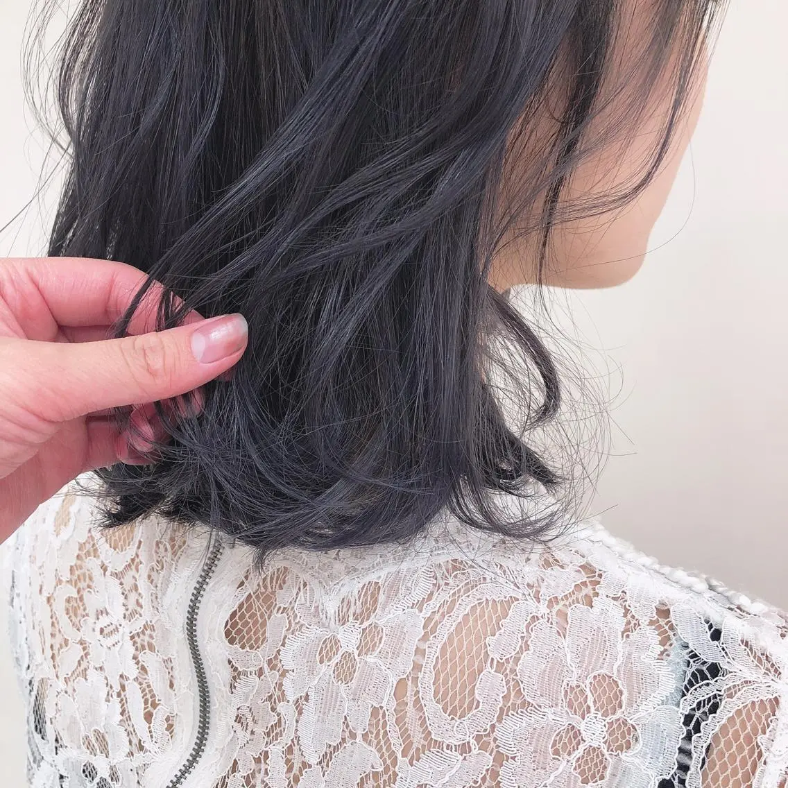 ミディアム カラー cyan SANAMIのヘアスタイル
