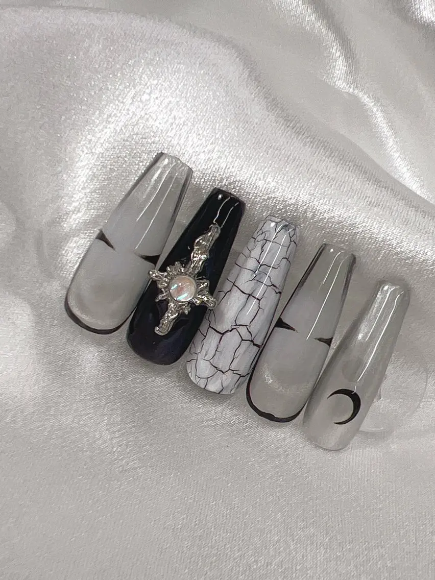 ネイル アートネイル クリアネイル ホワイト ハンドネイル bijou nails　蓮のネイルデザイン