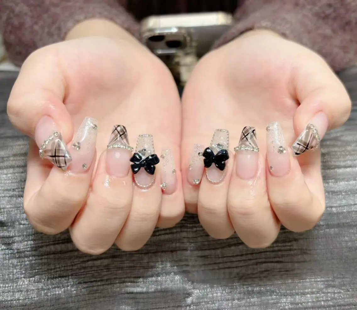 ネイル チークネイル 長さ出し フラッシュネイル フレンチネイル ガラスフレンチ ハンドネイル ハンドケア MoriseNail 表参道店のネイルデザイン