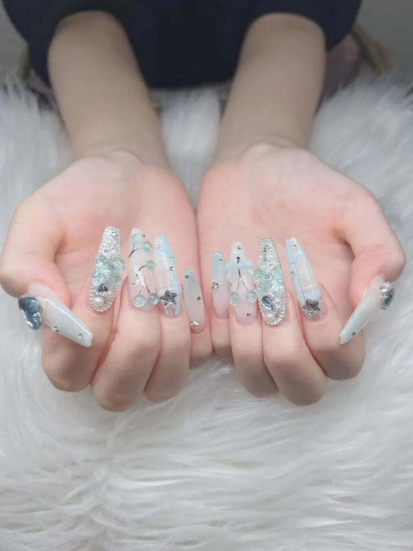ネイル 長さ出し グラデーション 卒業式 キラキラネイル マグネットネイル ハンドネイル Lee Nailsのネイルデザイン