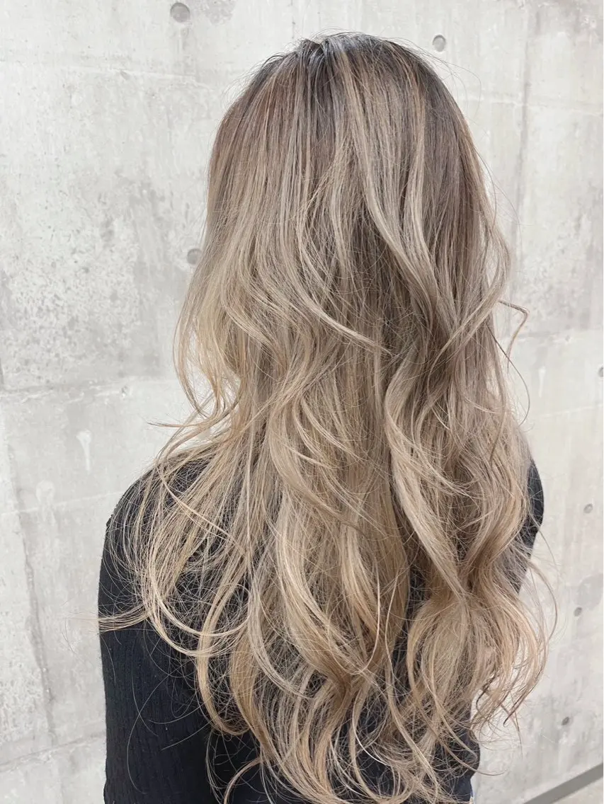 ロング カラー ブリーチ ロング 河野 有吾のヘアスタイル