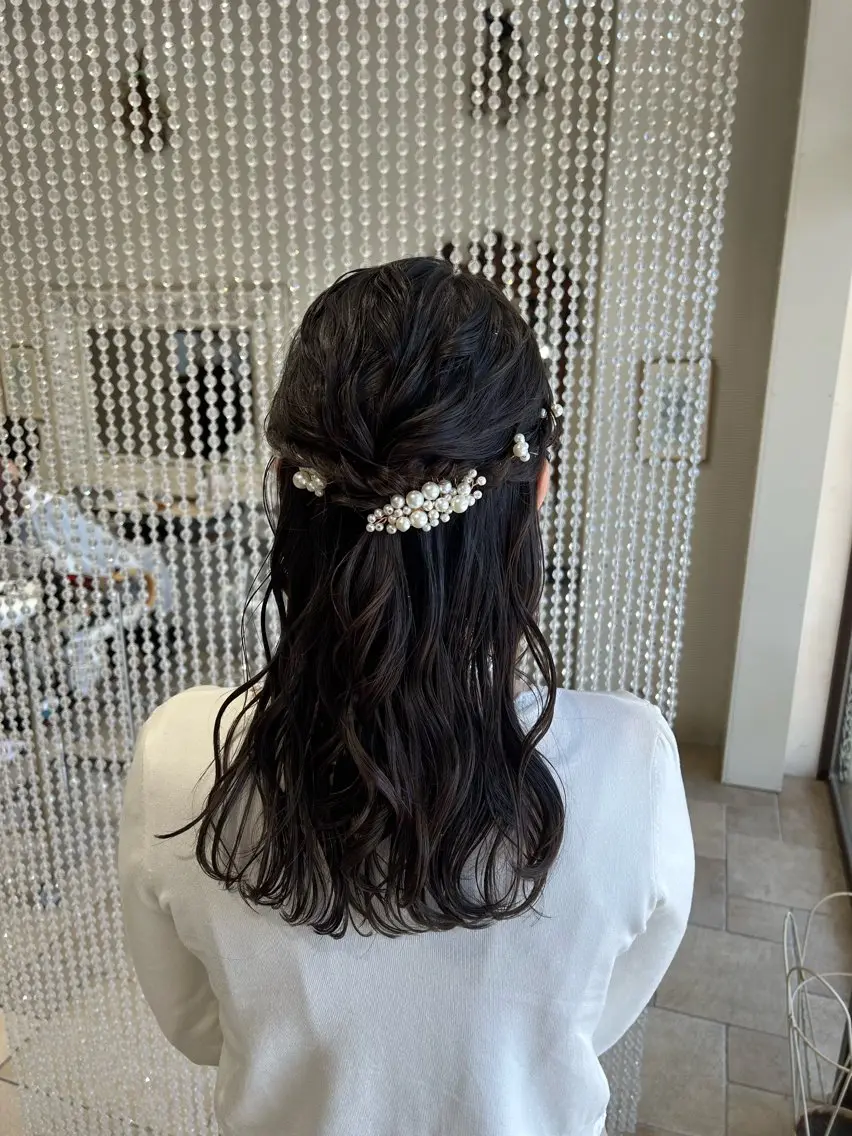 ロング 土佐 彩純のヘアスタイル