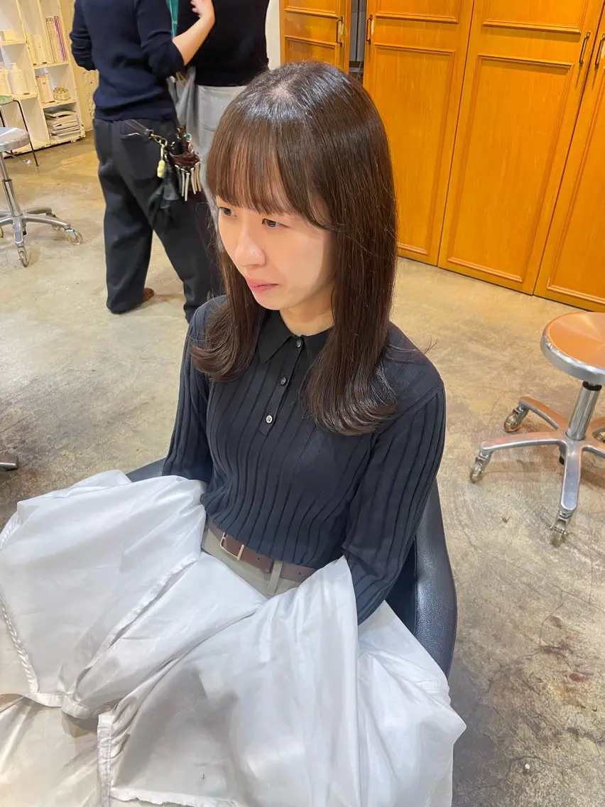 ミディアム カラー グレージュ MIOベージュカラー 柔らかいカラーのヘアスタイル