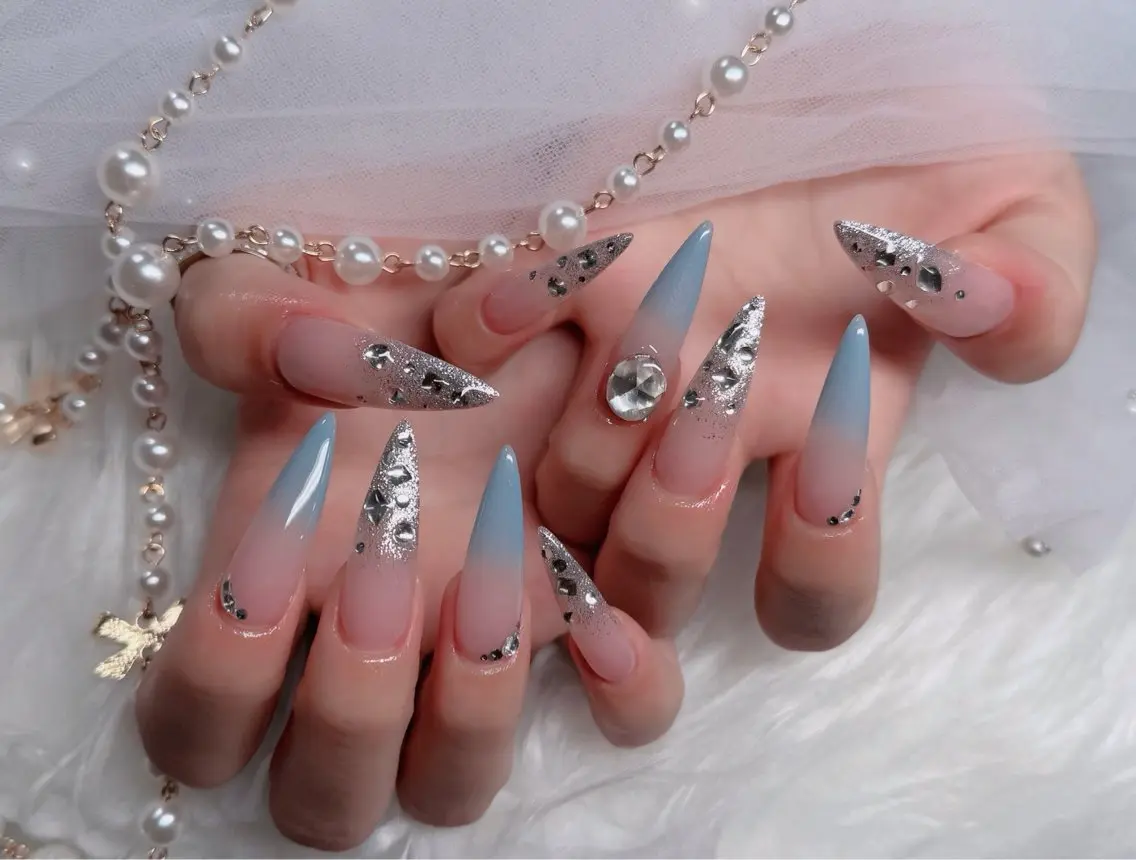 ネイル フレンチネイル ジェルネイル ガラスフレンチ ハロウィン ハート ハンドネイル H.baby Nail Salonのネイルデザイン