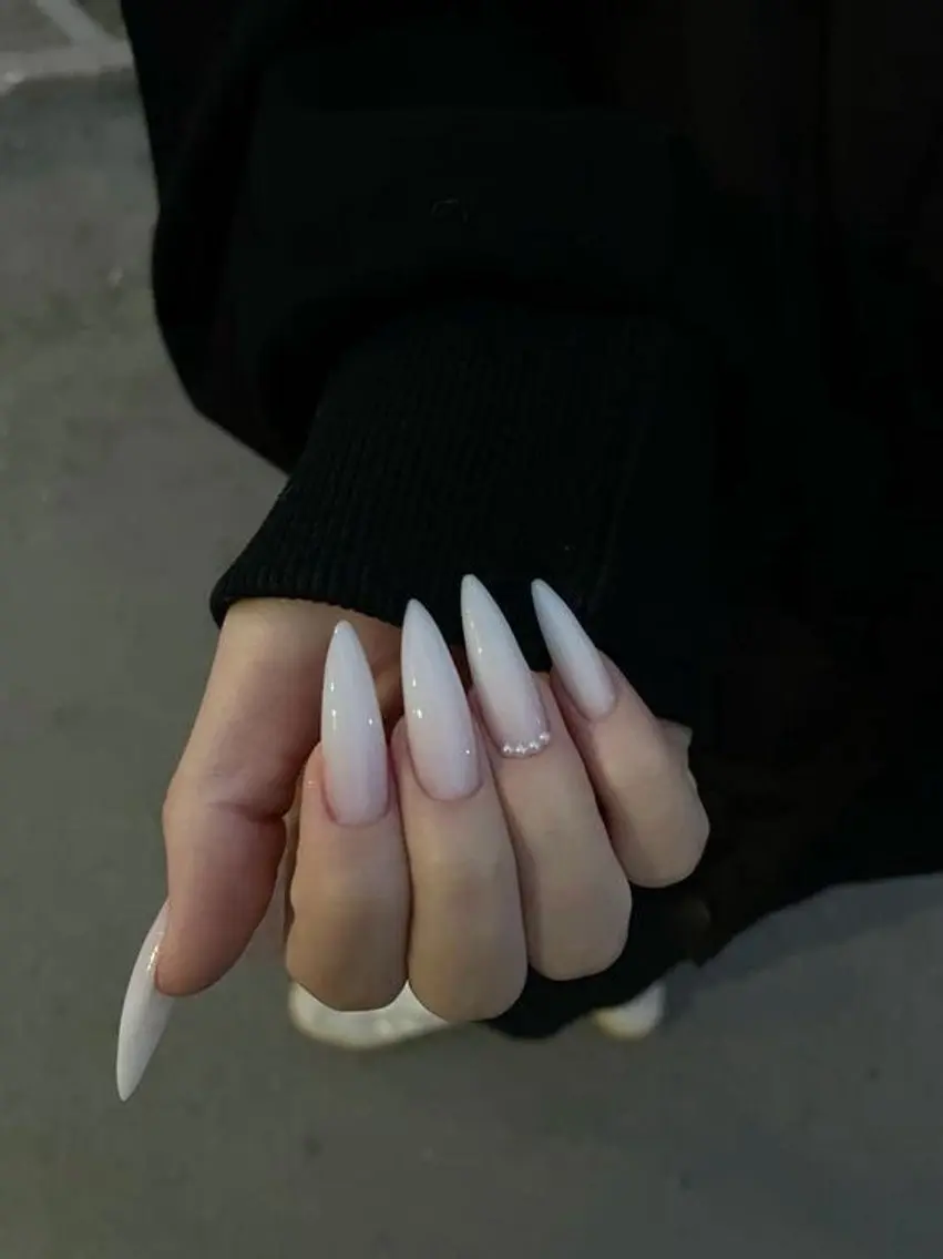 ネイル フレンチネイル キラキラネイル 韓国ネイル シンプルネイル ワンホンネイル ハンドネイル MEI Nailのネイルデザイン