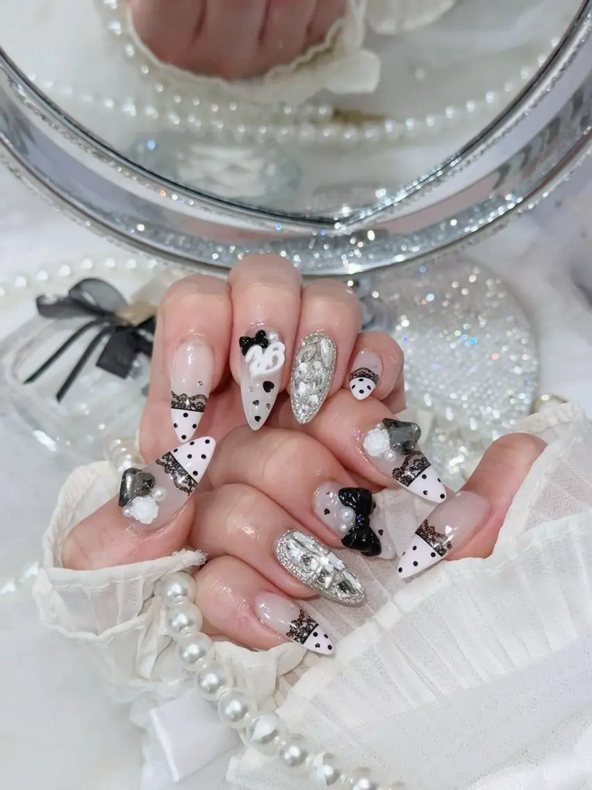 ネイル ジェルネイル グラデーション キラキラネイル 韓国ネイル ラメ(グリッター) ハンドネイル kana nailのネイルデザイン