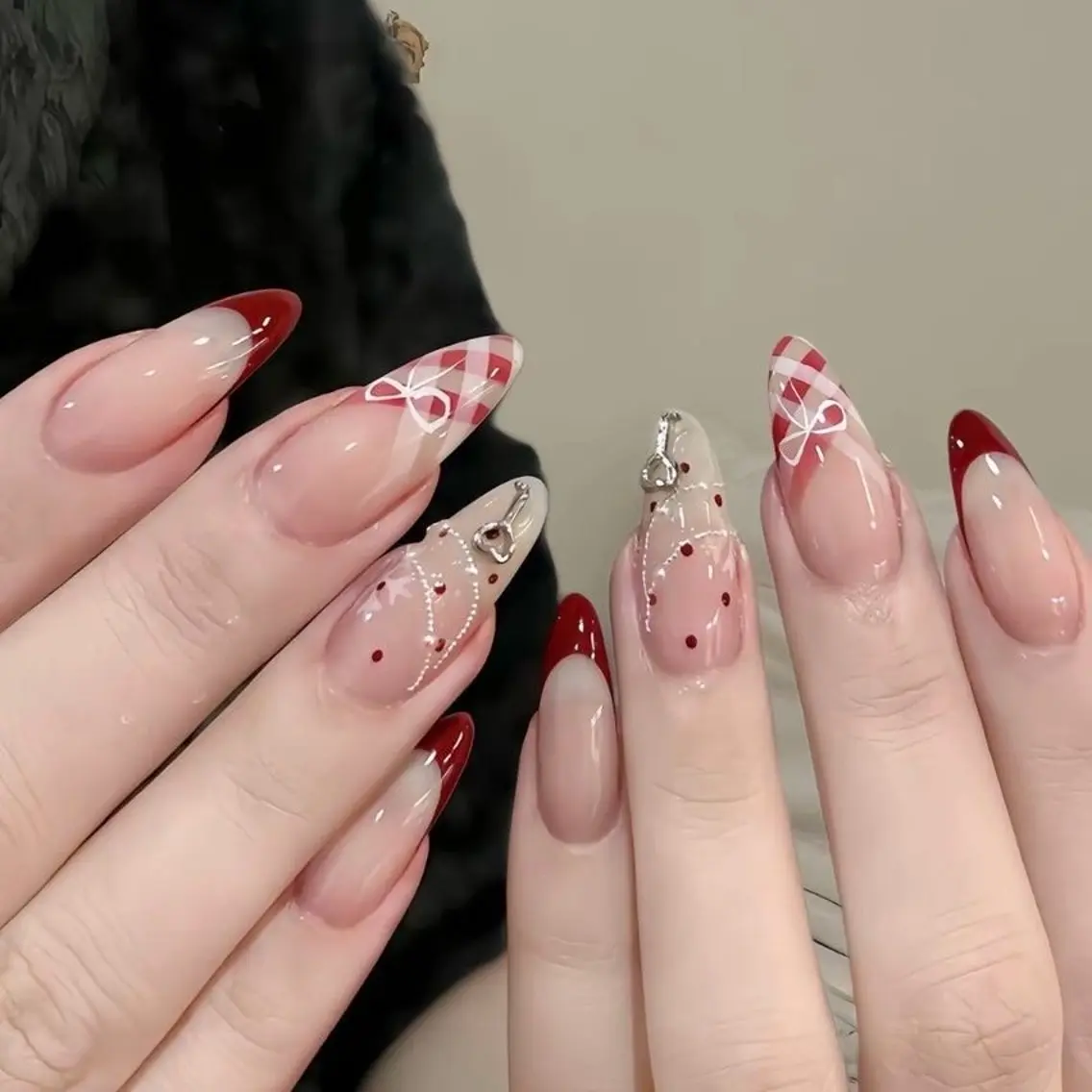 ネイル ドット フレンチネイル ジェルネイル ガーリー 韓国ネイル ハンドネイル ハンドケア Umee Nailのネイルデザイン