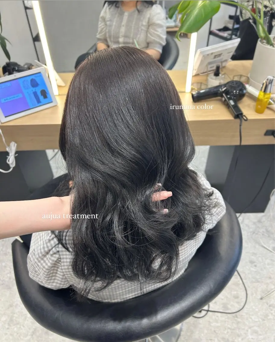 セミロング rio￤ブラウン￤暗 髪￤縮毛矯正🌙のヘアスタイル