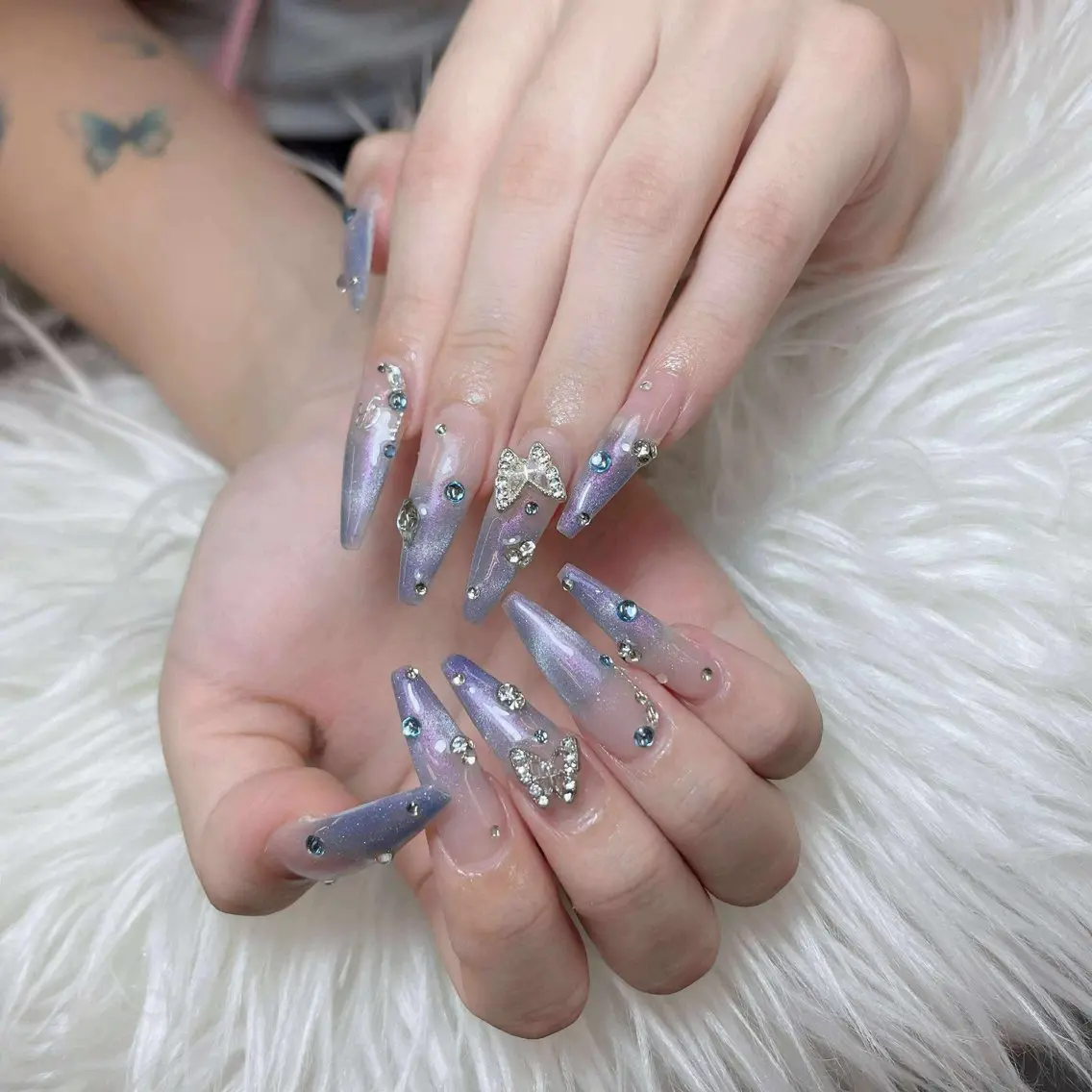 ネイル チークネイル 長さ出し フレンチネイル ジェルネイル ガラスフレンチ ハンドネイル anh nail anne🤍のネイルデザイン