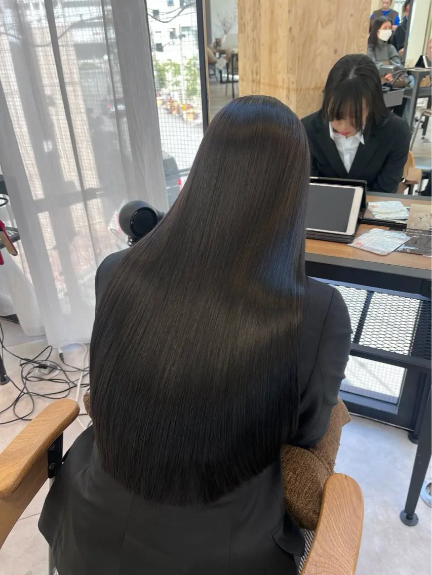ロング トリートメント 堀江 真維のヘアスタイル