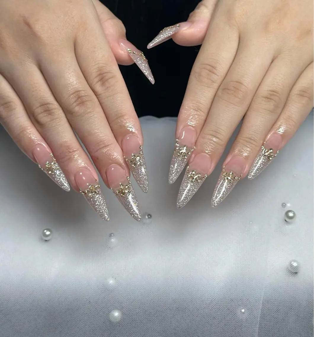 ネイル フレンチネイル ジェルネイル ガラスフレンチ ハロウィン ハート ハンドネイル H.baby Nail Salonのネイルデザイン
