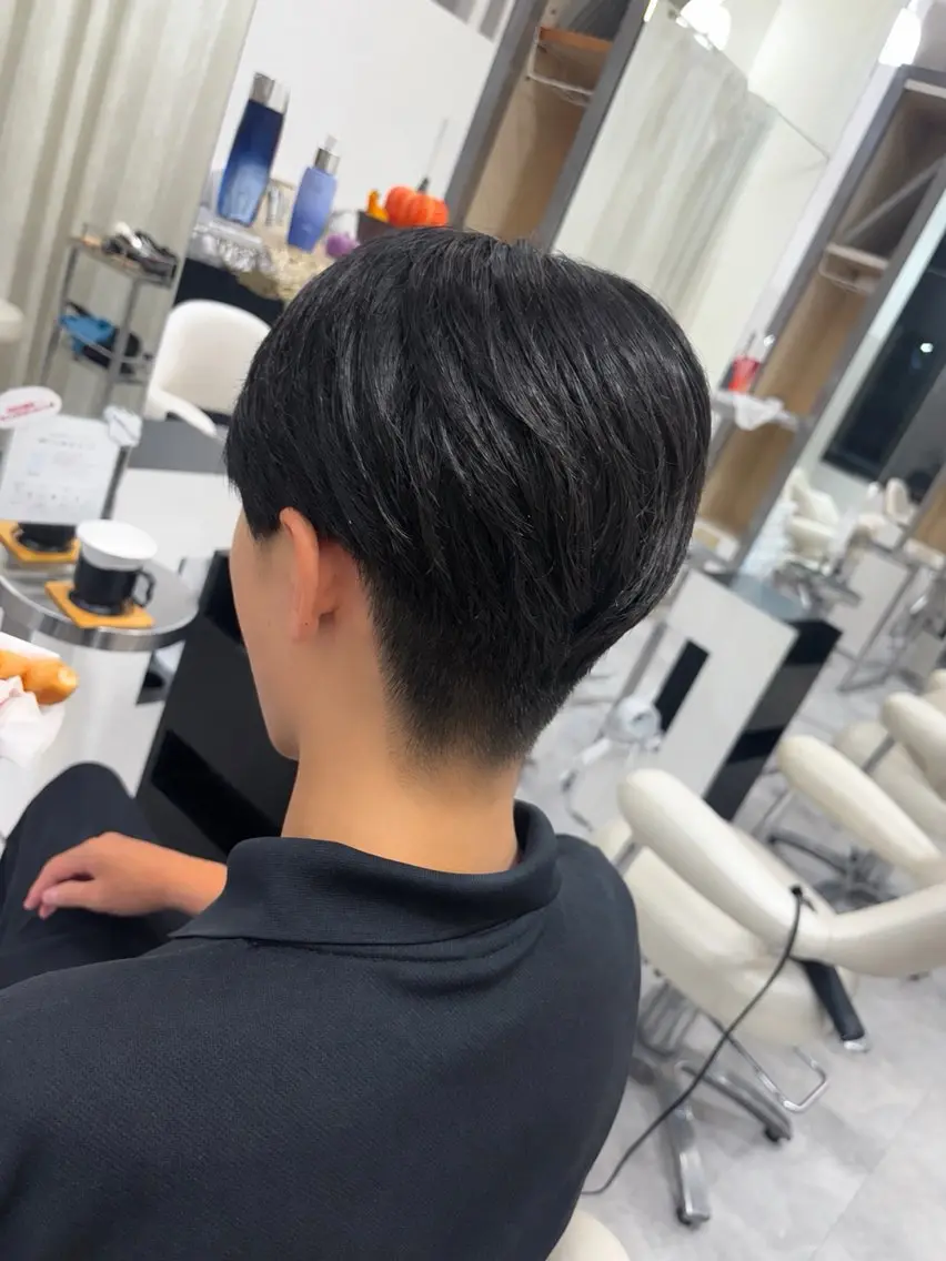 メンズ 刈り上げ カット 尾崎 美晴のヘアスタイル